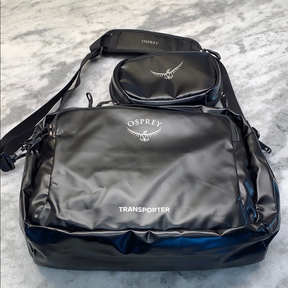 OSPREY BUNDLE Transporter boarding and toiletry bag. Excellent condition